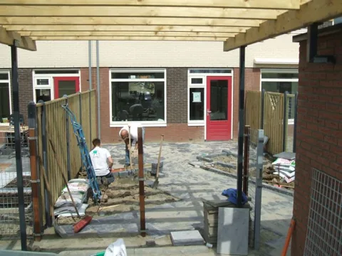 Tuinproject van Hovenier Klavertje 4: aanleg en bestrating