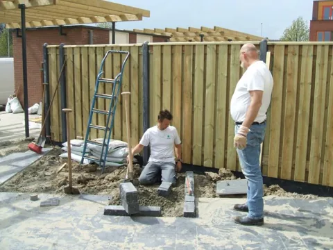 Tuinproject van Hovenier Klavertje 4: aanleg en bestrating