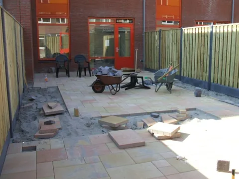 Tuinproject van Hovenier Klavertje 4: aanleg en bestrating