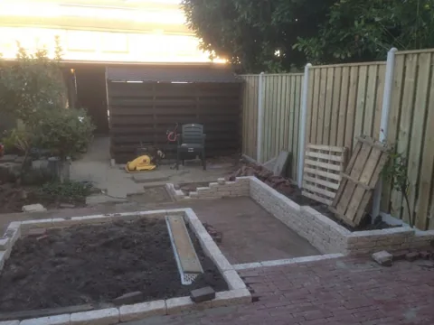 Tuinproject van Hovenier Klavertje 4: houtwerk en vlonders