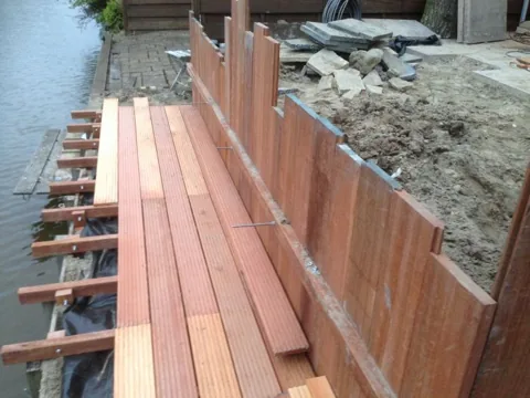 Tuinproject van Hovenier Klavertje 4: houtwerk en vlonders